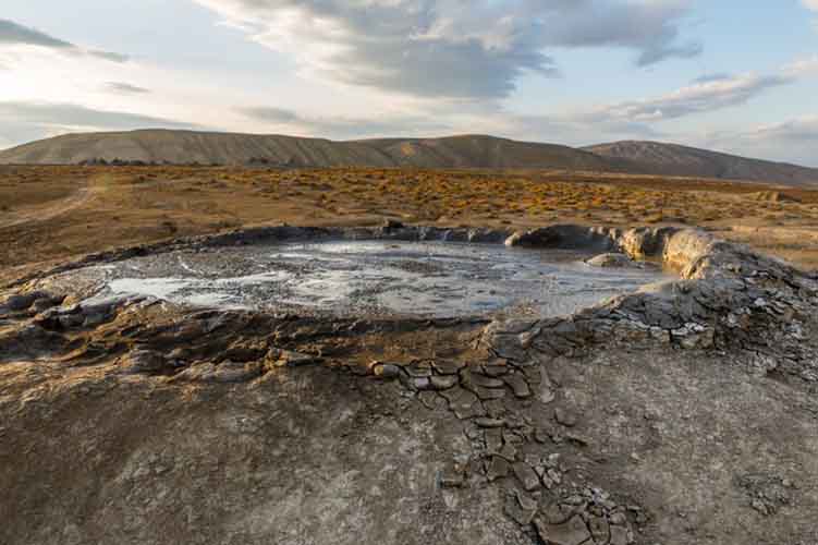 mud-volcanoes-gobustan-near-baku-azerbaijan-00
