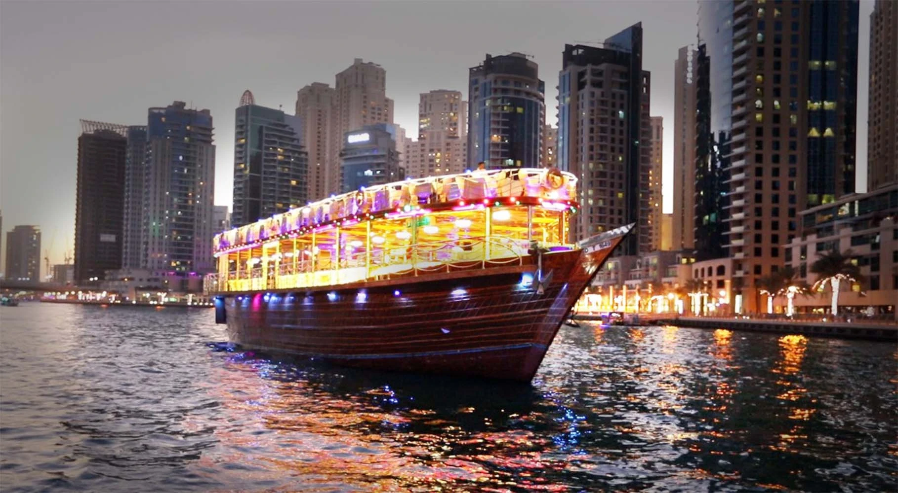 dhow-cruise-tour-marina-dubai-by-anisha-travel